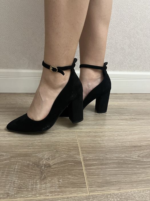 Продам женские туфли