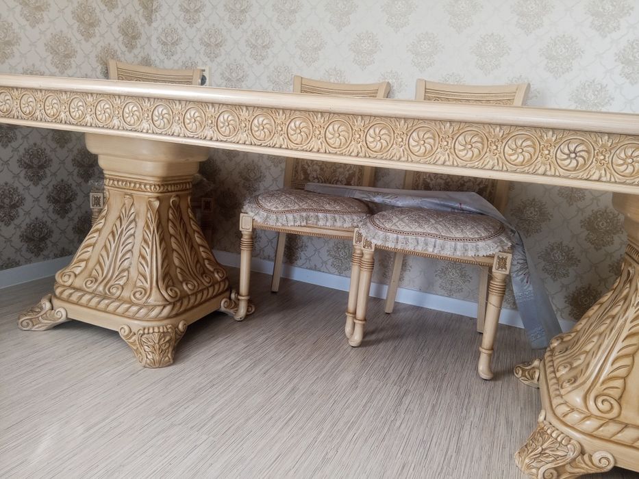 Стол, орындықтарымен