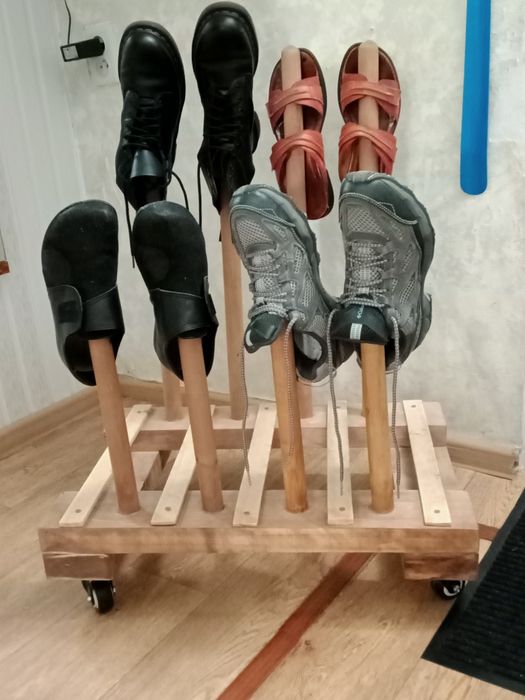 Продается органайзер-сушилка для обуви.