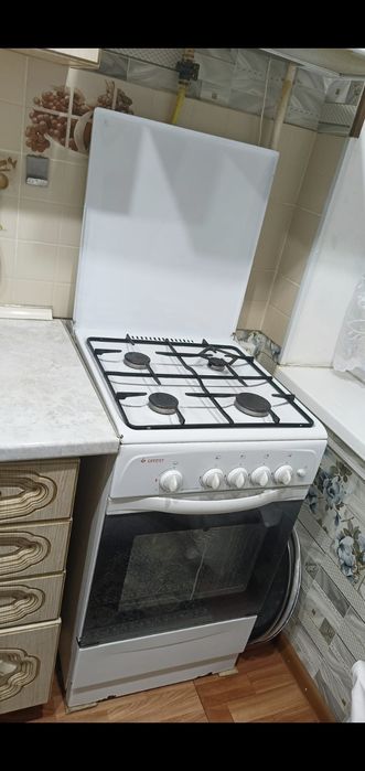 Продам газовую плиту