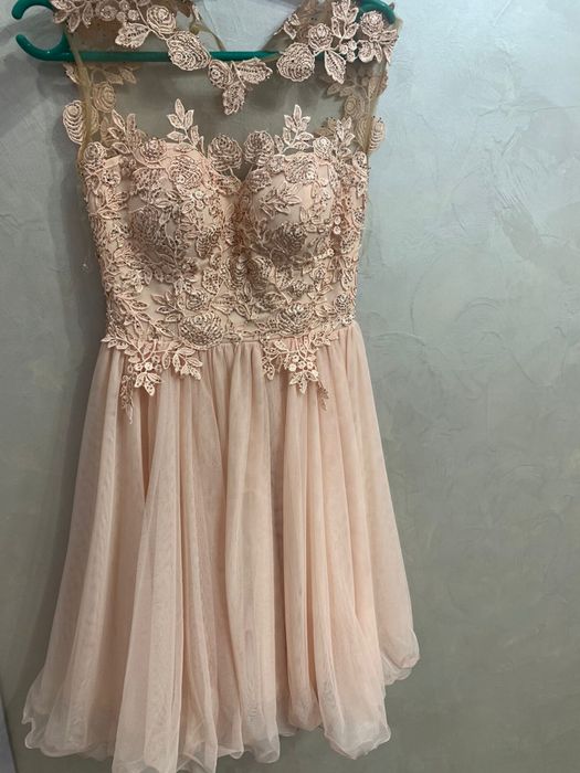 Продам платье красивое