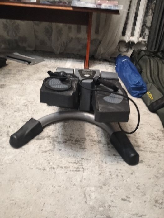 Продам тренажёр степпер.