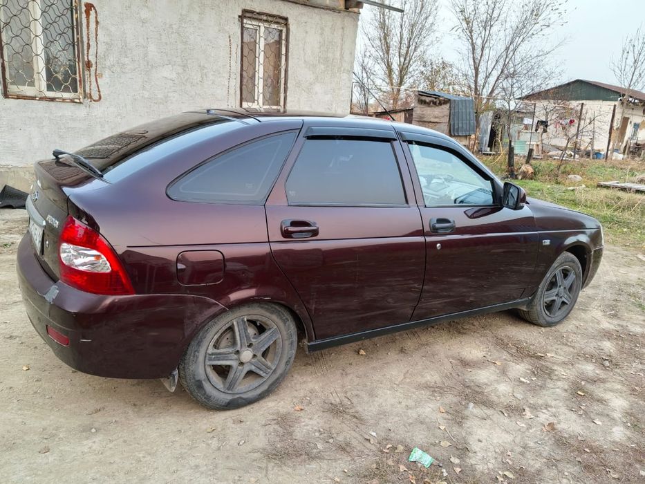 Автомашина Лада приора
