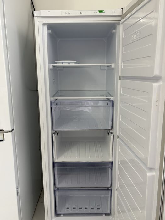 морозильник стоячий