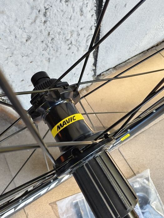 Шосейни/Гравел Капли  MAVIC AKSIUM DISC 700С 12х100  12х142/10х135