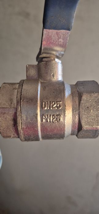 Для дачи,кран ноаый шароввй