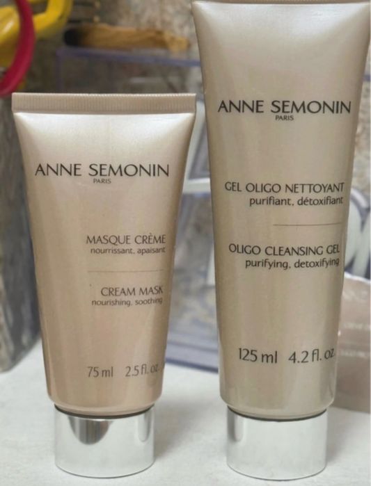 Set Anne Semonin