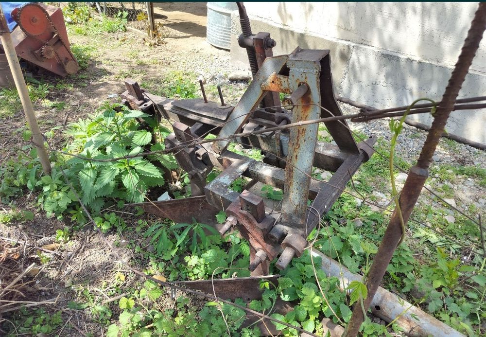 Трактор.    Т-25