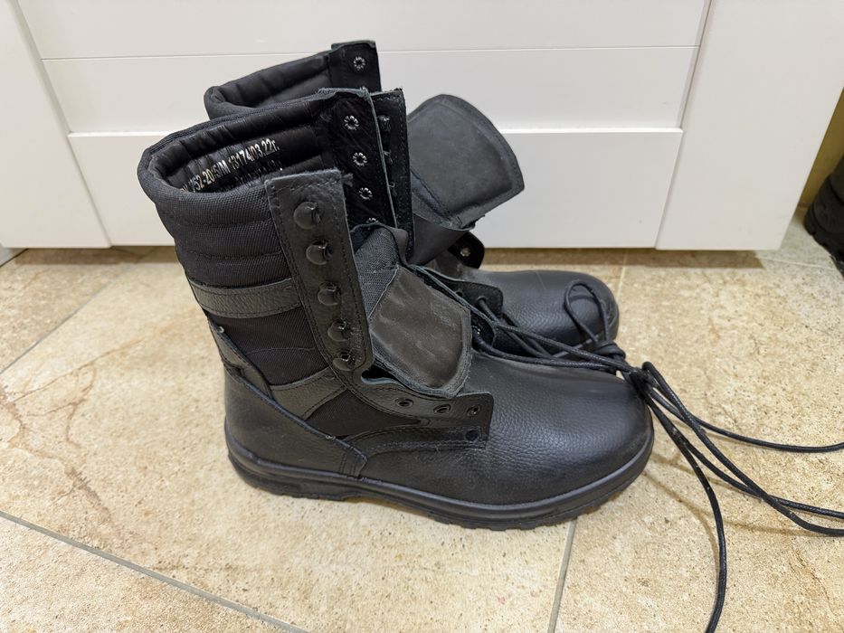 Продам берцы ( тактические ботинки)