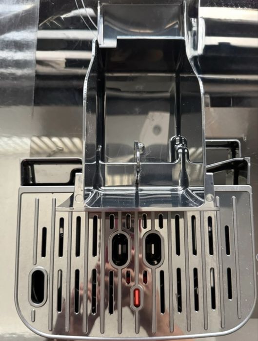 Aparat de cafea automat De’Longhi Magnifica S – stare impecabilă