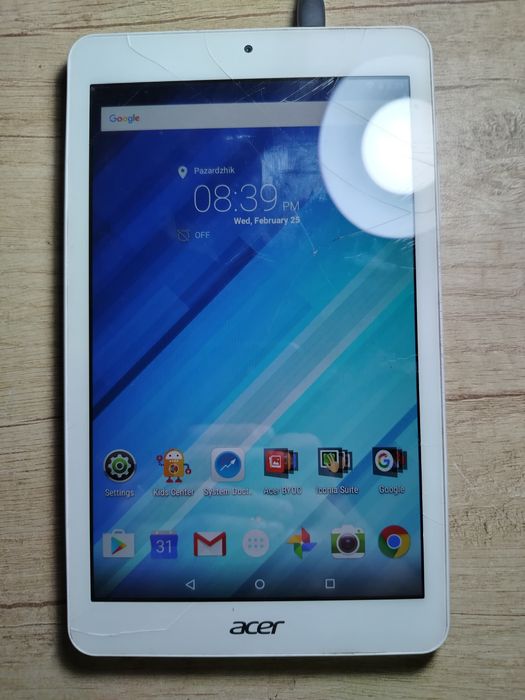 Продавам таблет Acer