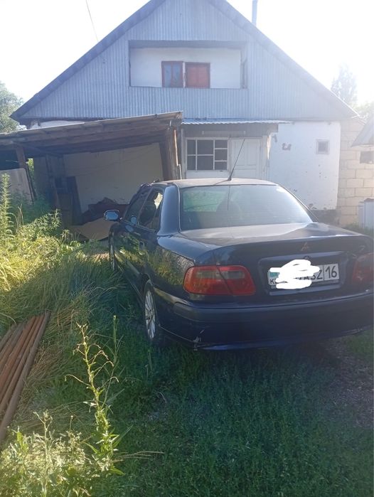 Mitsubishi carisma 2000 года