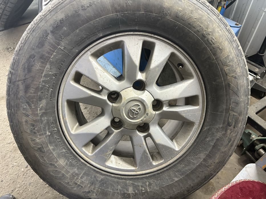 Продам балоны от тойоты 200