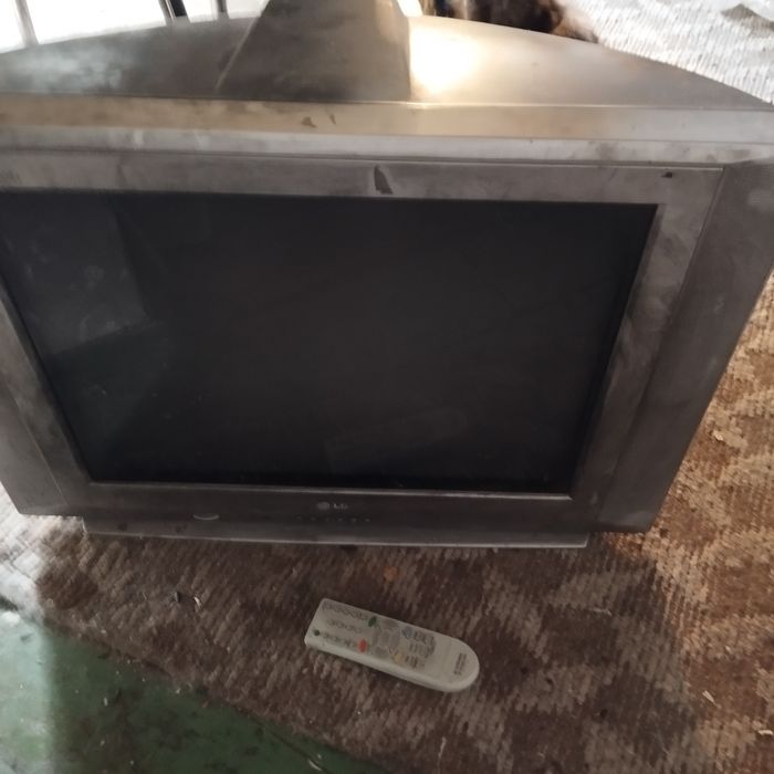 Продаю телевизор LG