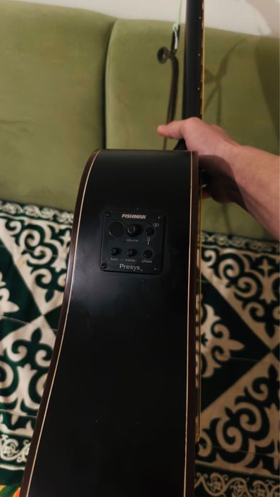 Продам гитару Aria акустика