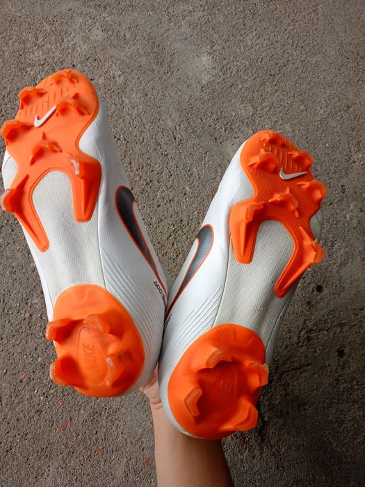 Продаются бутсы, торг