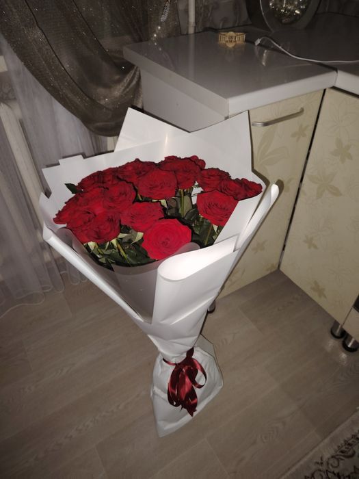 Продаю красные розы