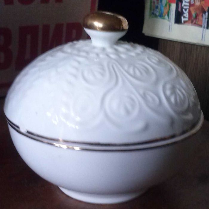 Порцелан чаши чинии кафе сервиз солници хаванче сувенири