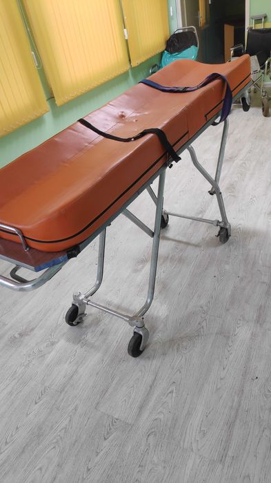 Сгъваема болнична носилка