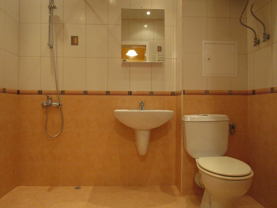 Почистване на имоти преди отдаването им под наем или продажба.