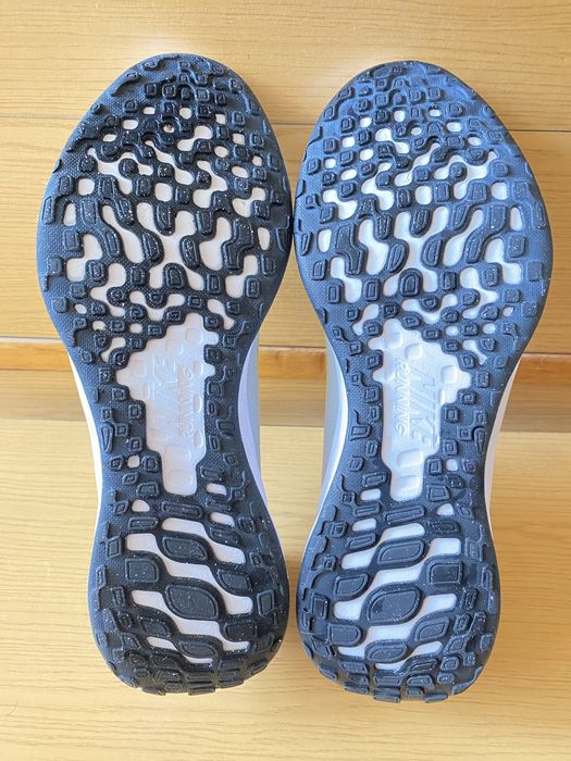 NIKE  REVOLUTION  6  номер  45,5