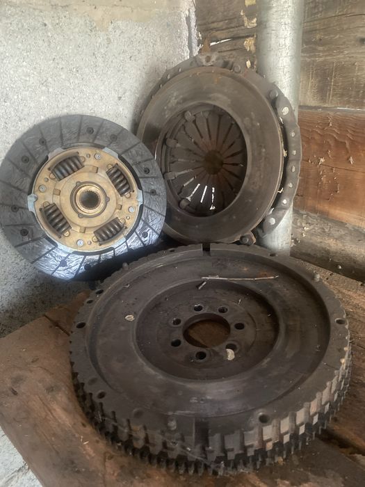 Запчасти на рено