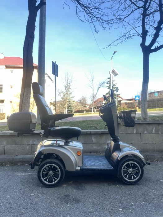 Scuter electric  Carpo 2 pentru persoanele cu dizabilitati/varstnici