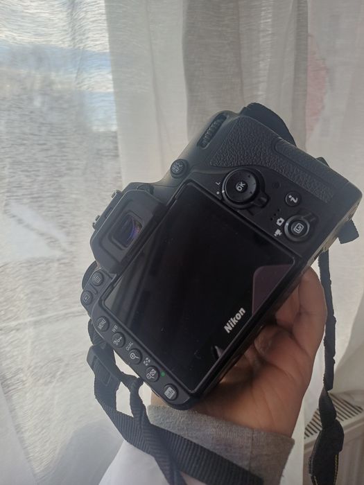 Vând Nikon D7500