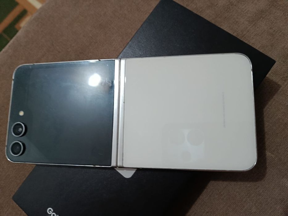 Samsung Z flip 5 256gb