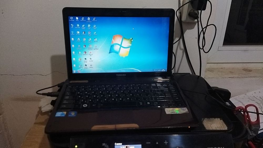 Toshiba Kompyuter Sotiladi