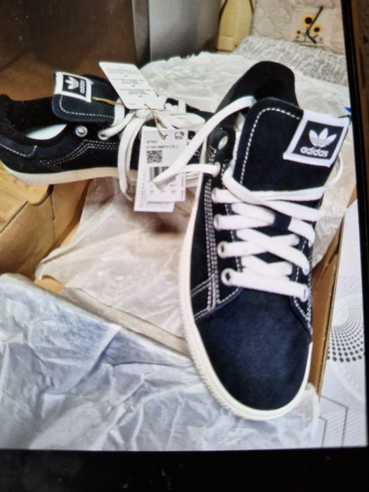 Adidadi dama Stan Smith si Steve Maden