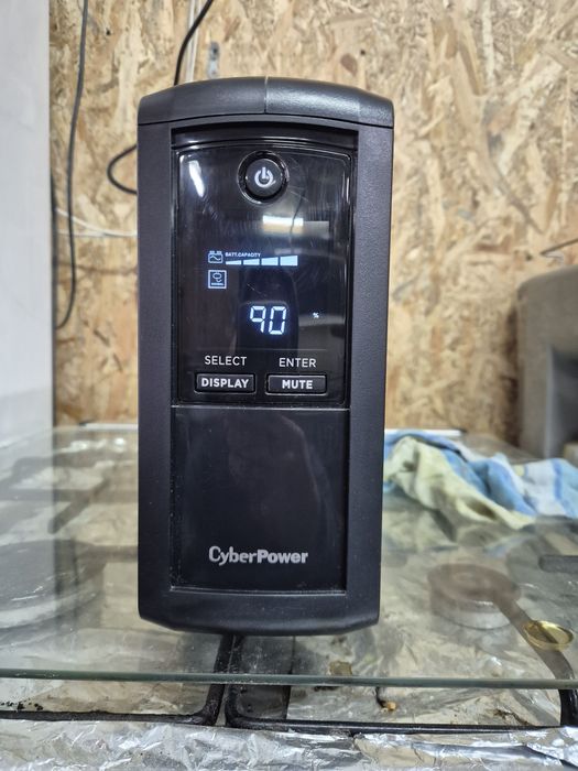 Vand UPS Cyber Power