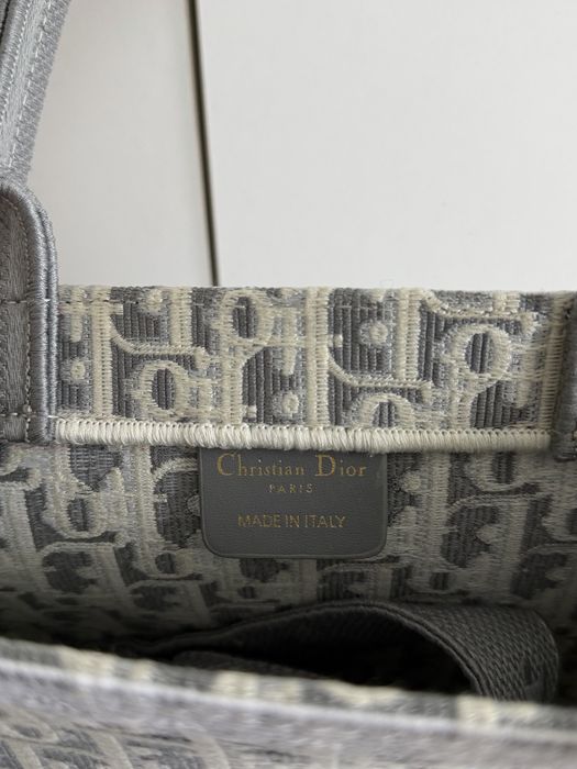Mini чанта - Dior Book Tote New Season 26