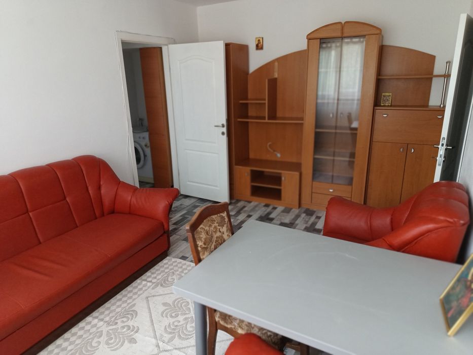 Vând apartament cu doua camere situat pe strada Oituz  posibil si ca sediu firmă