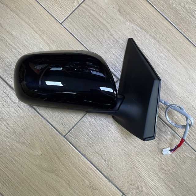 Зеркало на Toyota Corolla