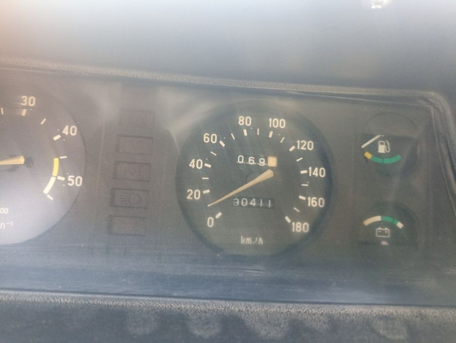 Gazel sotiladi 2001 yil