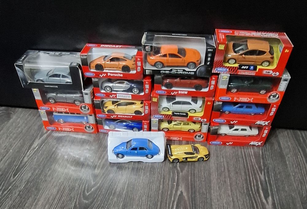 VÎND machete din metal de colecție