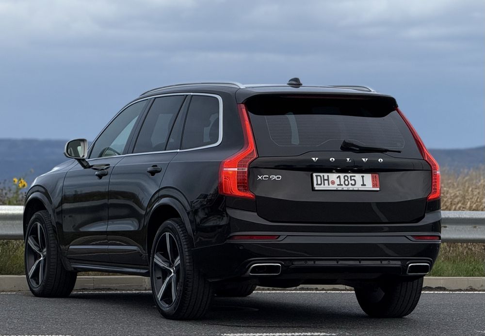 Volvo xc 90 R-Design 2.0 diesel D5 235 cai 4x4 full !!! Bacau • OLX.ro