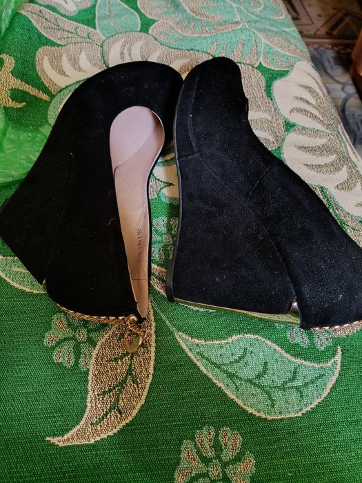 Продам обувь женскую