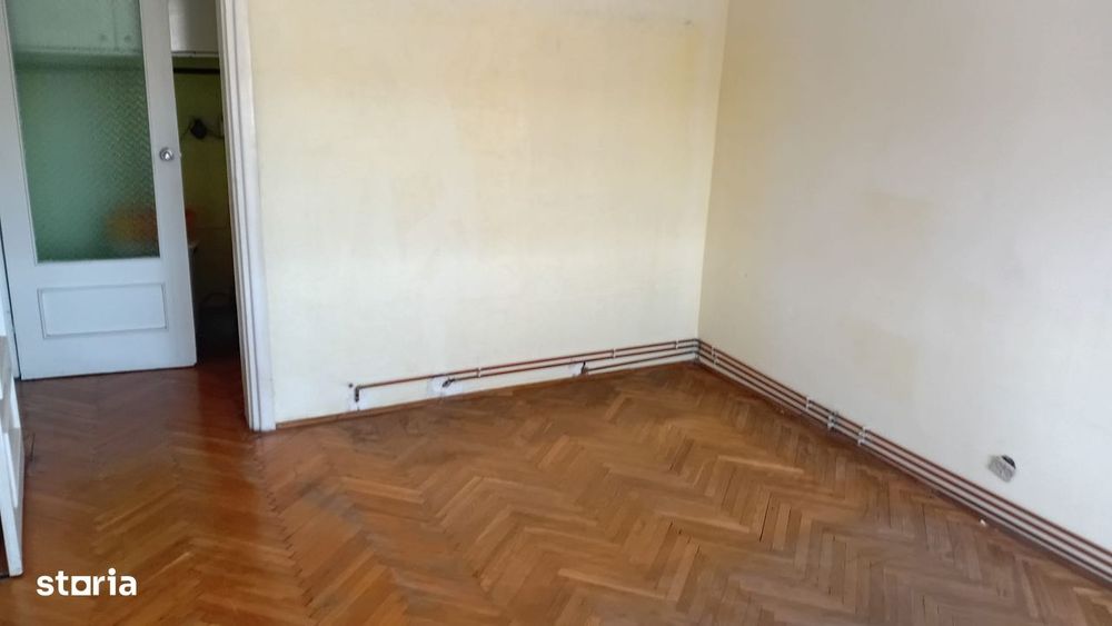 Vand apartament 2 camere Piata Mihai Viteazul