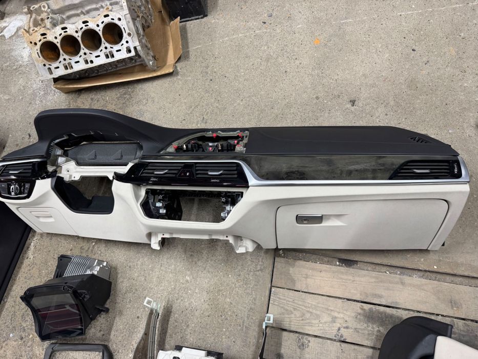Табло и кори bmw g30 g31