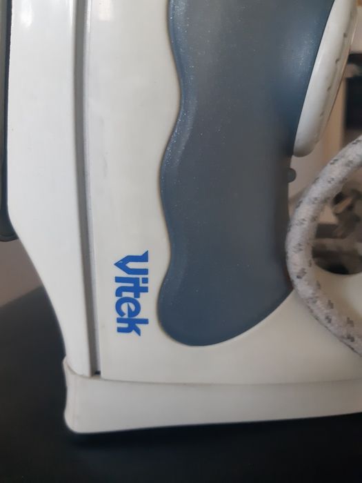 Утюг Vitek почти новый