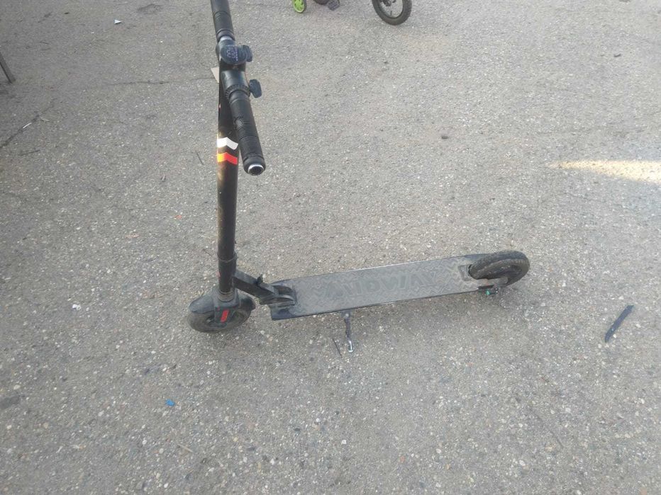 Продам электросамокат .