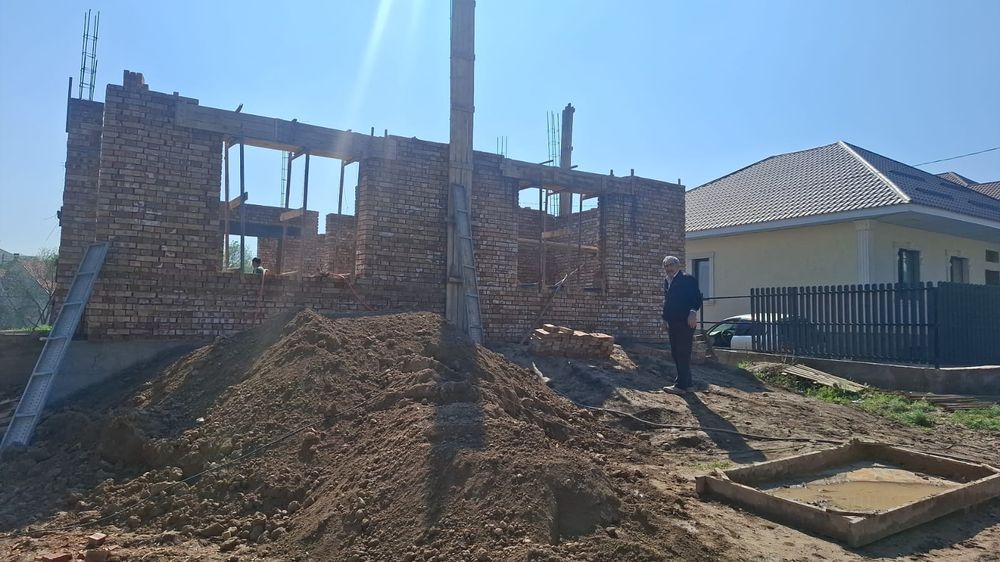 Даставка песок ,шебень , отсев , сникерс , ПГС,