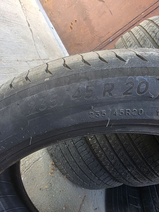 Michelin 235/45/20