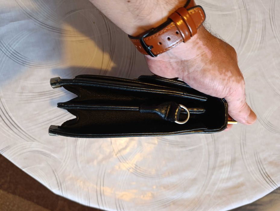 Елегантна кожена чанта PETEK – Стил и качество в едно