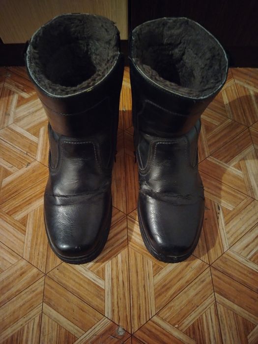 отдам даром мужские ботинки