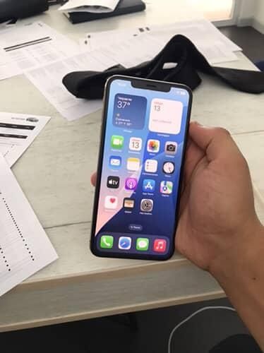 Iphone XMax LLA sotiladi