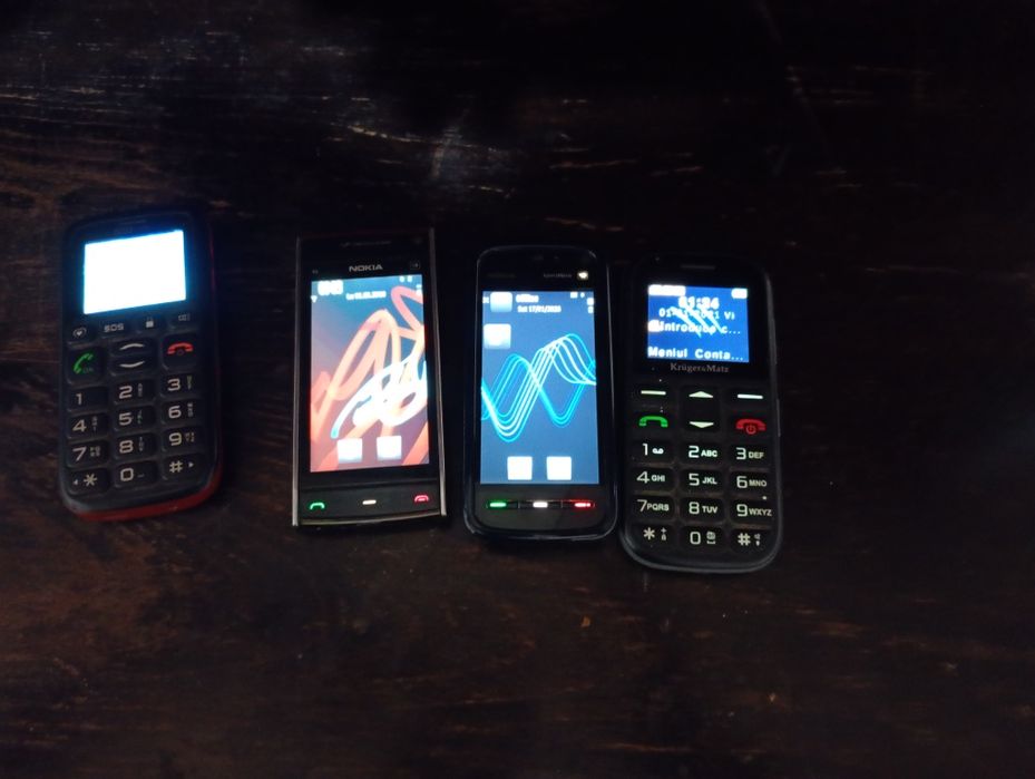 Vând telefoane de colecție Nokia X6 și 5800 xprs miuzic