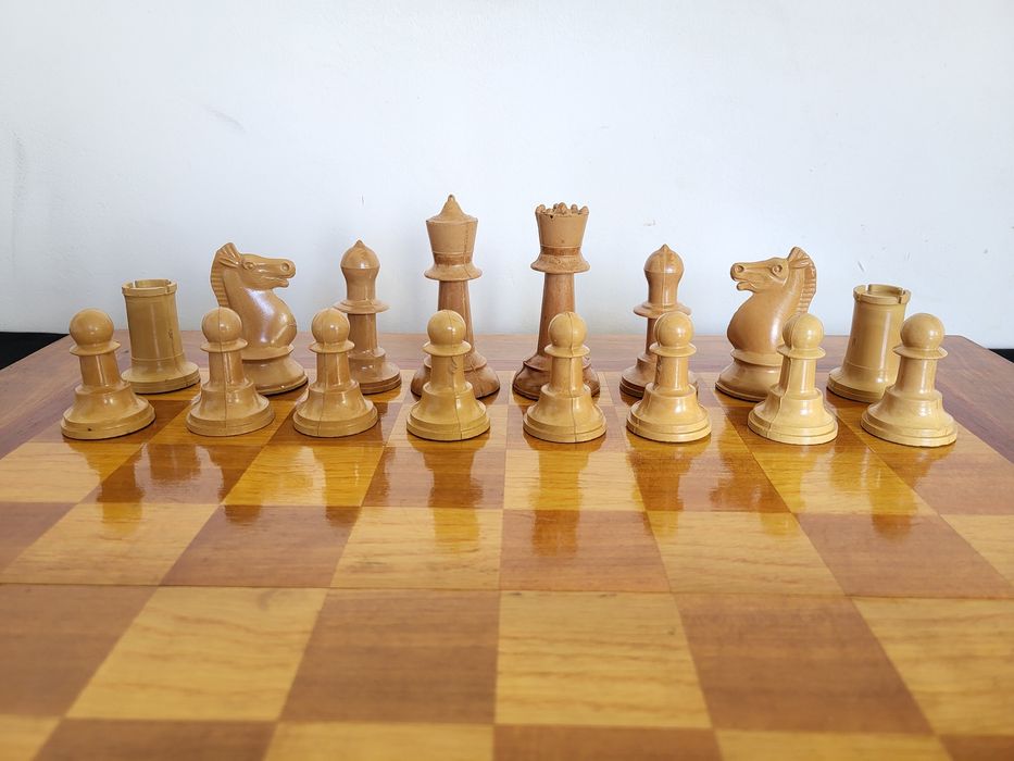 #2 Стар дървен шах
